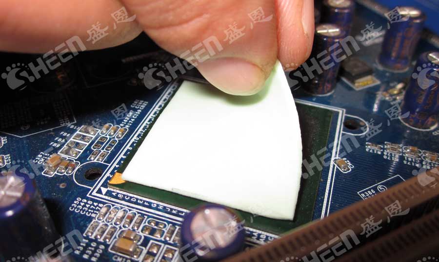 導熱墊(niàn)片革新(xin)：無矽導(dao)熱墊片(pian)對标普(pǔ)通導熱(re)矽膠片(piàn)的颠覆(fu)