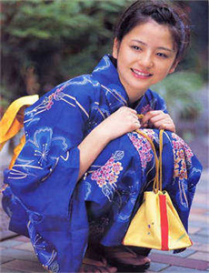 《雨后的小故事视频-松坂南》